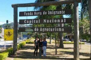 Equipe da Secretaria de Turismo em visita a Venda Nova