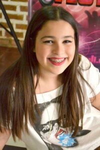 14 anos de Isadora