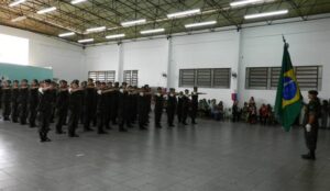 Atiradores durante juramento à Bandeira