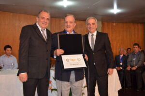 Em 16 de maio de 2015 recebeu a Medalha José Alencar, importante honraria do município