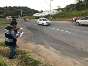 Equipe do Demuttran fez a contagem dos veículos