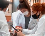 Últimos-dias-para-profissionais-da-saúde-concorrerem-a-vagas-de-Medicina-na-FAMINAS